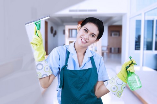 Discussing a home cleaning complaint resolution process